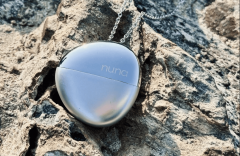 实则是焦炙激发的刻板行为；到会卖萌的“桌面 